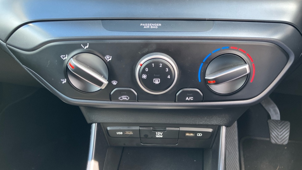 Hyundai i20 1.0T GDi 48V MHD SE Connect 5dr Petrol Hatchback - Image 23
