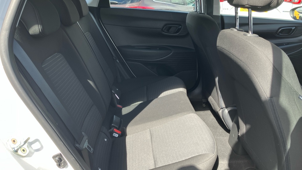 Hyundai i20 1.0T GDi 48V MHD SE Connect 5dr Petrol Hatchback - Image 36