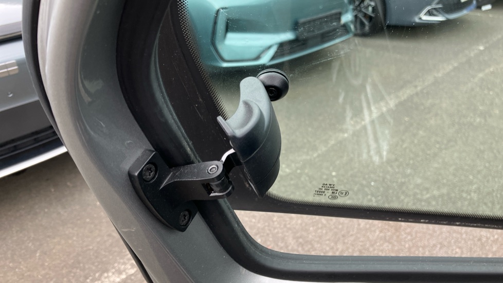 Volkswagen Up 1.0 Move Up 5dr Petrol Hatchback - Image 30