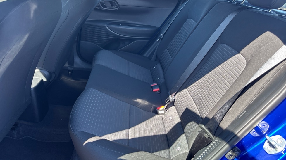 Hyundai i20 1.0T GDi 48V MHD SE Connect 5dr Petrol Hatchback - Image 16