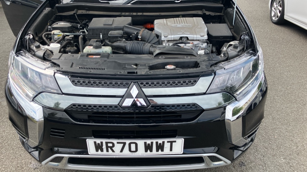 Mitsubishi Outlander 2.4 PHEV Exceed 5dr Auto Estate - Image 8