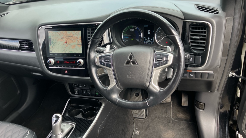 Mitsubishi Outlander 2.4 PHEV Exceed 5dr Auto Estate - Image 10