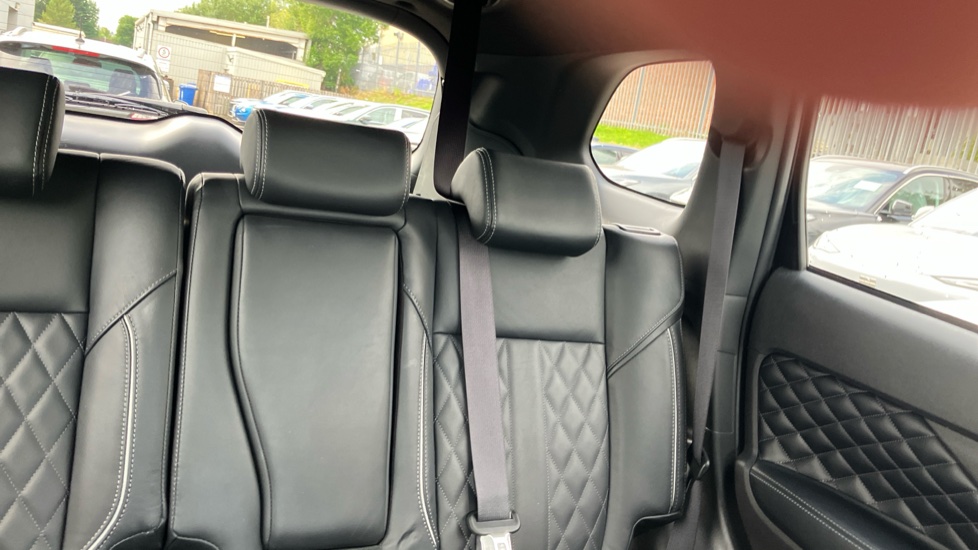 Mitsubishi Outlander 2.4 PHEV Exceed 5dr Auto Estate - Image 15