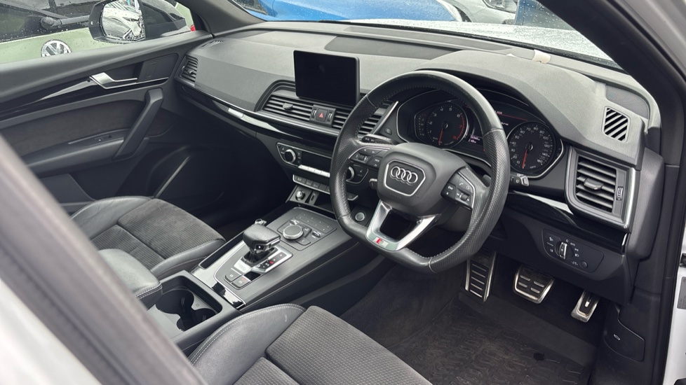 Audi Q5 45 TFSI Quattro Black Edition 5dr S Tronic Petrol Estate - Image 11