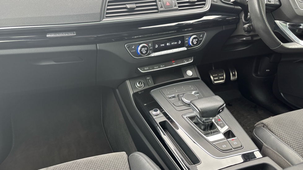 Audi Q5 45 TFSI Quattro Black Edition 5dr S Tronic Petrol Estate - Image 13