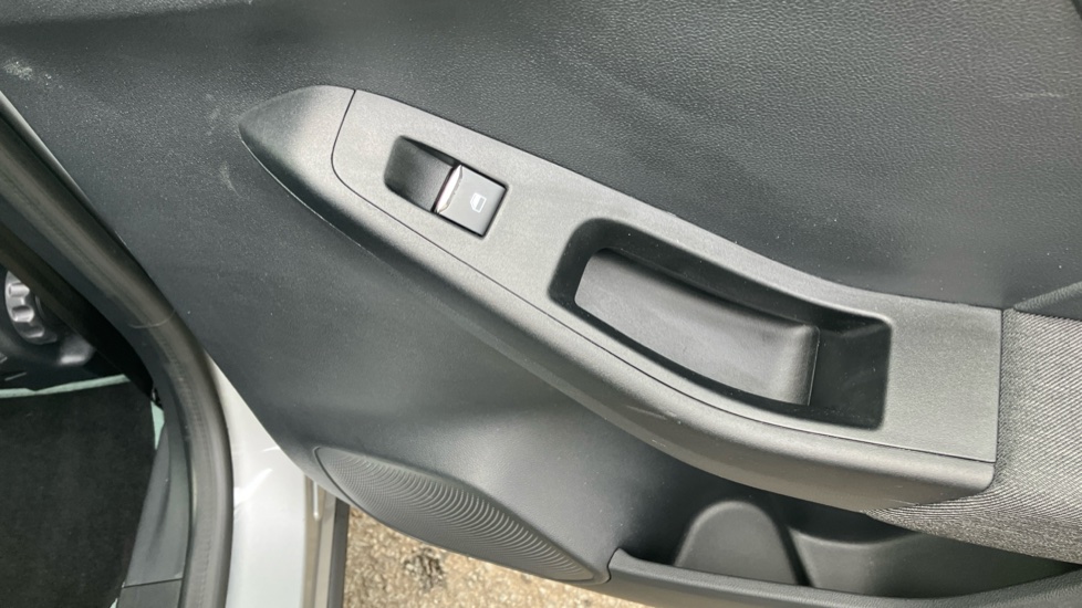 Ford Puma 1.0 EcoBoost Hybrid mHEV Titanium 5dr Petrol Hatchback - Image 27