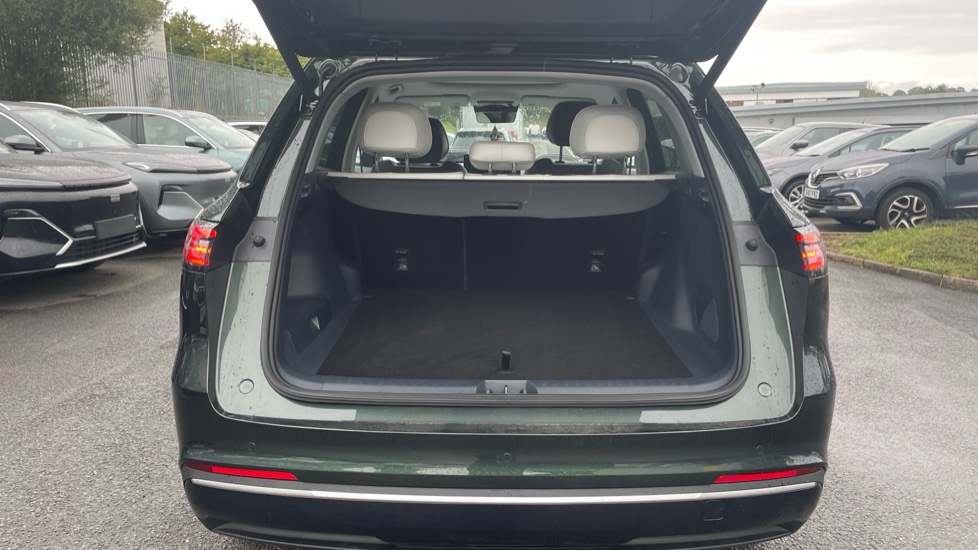 Geely Starray 1.5 EM-i Ultra 5dr Auto Estate - Image 4