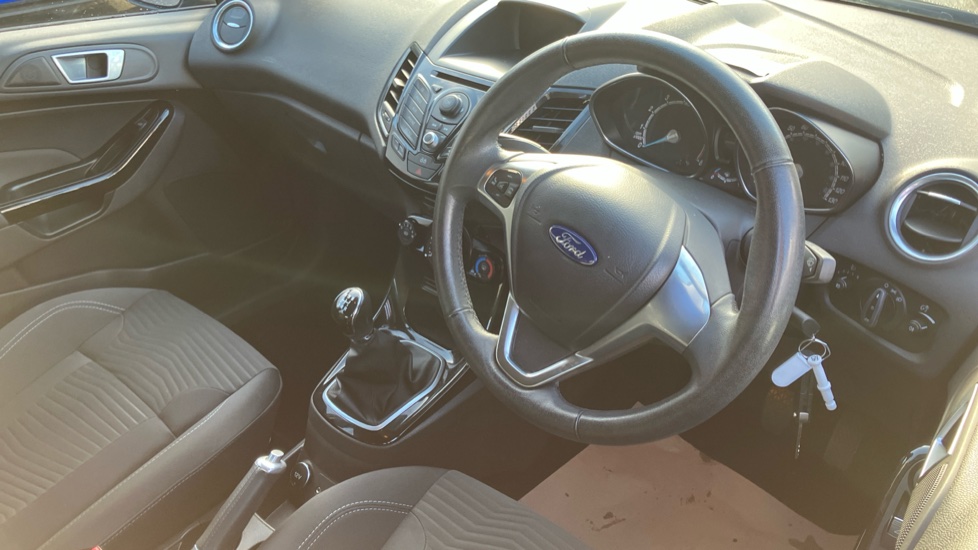 Ford Fiesta 1.25 82 Zetec 5dr Petrol Hatchback - Image 9