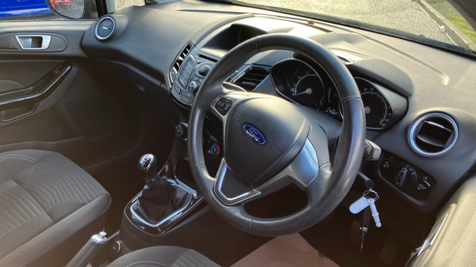 Ford Fiesta 1.25 82 Zetec 5dr Petrol Hatchback - Image 11