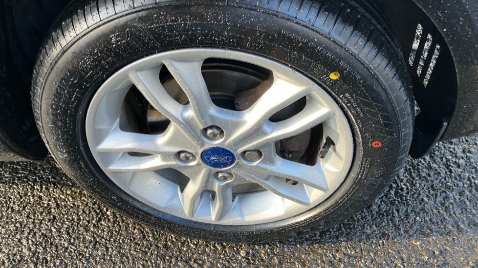 Ford Fiesta 1.25 82 Zetec 5dr Petrol Hatchback - Image 36