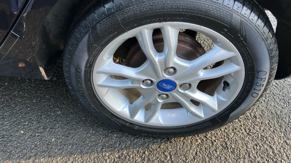 Ford Fiesta 1.25 82 Zetec 5dr Petrol Hatchback - Image 38