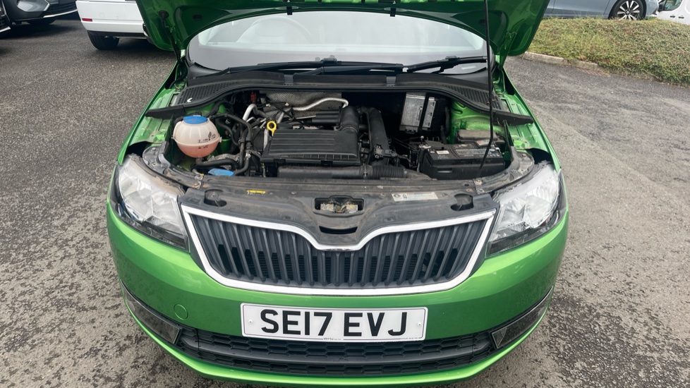 Skoda Rapid Spaceback 1.2 TSI 110 SE Sport 5dr Petrol Hatchback - Image 8