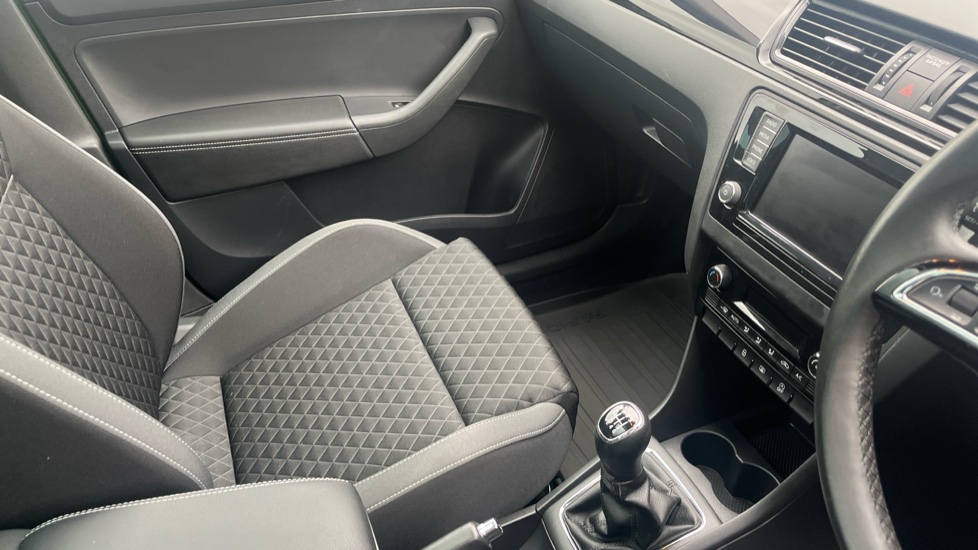 Skoda Rapid Spaceback 1.2 TSI 110 SE Sport 5dr Petrol Hatchback - Image 14