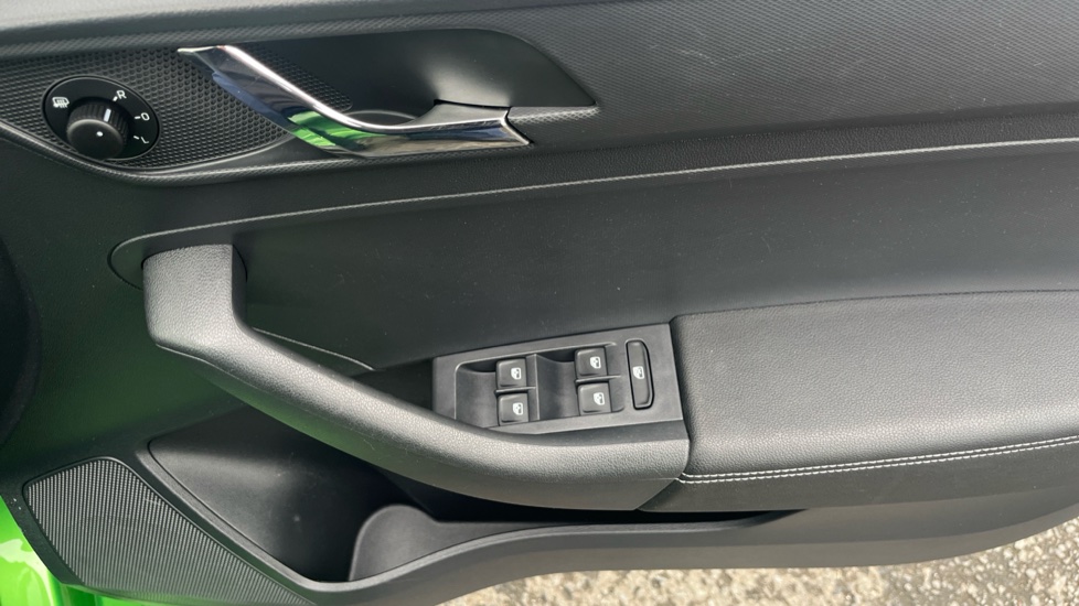 Skoda Rapid Spaceback 1.2 TSI 110 SE Sport 5dr Petrol Hatchback - Image 27
