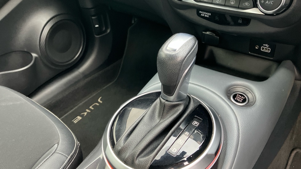 Nissan Juke 1.0 DiG-T 114 Tekna 5dr DCT Petrol Hatchback - Image 13