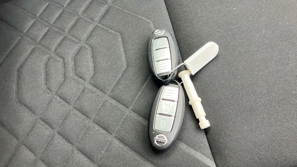 Nissan Juke 1.0 DiG-T 114 Tekna 5dr DCT Petrol Hatchback - Image 20