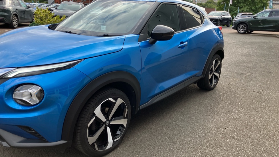 Nissan Juke 1.0 DiG-T 114 Tekna 5dr DCT Petrol Hatchback - Image 21