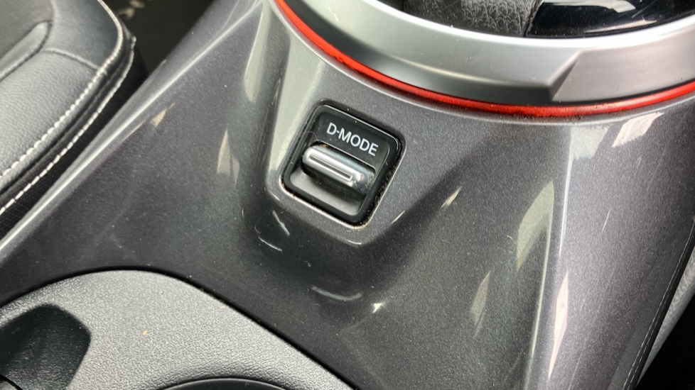 Nissan Juke 1.0 DiG-T 114 Tekna 5dr DCT Petrol Hatchback - Image 27