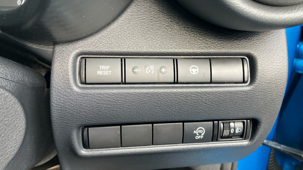 Nissan Juke 1.0 DiG-T 114 Tekna 5dr DCT Petrol Hatchback - Image 30