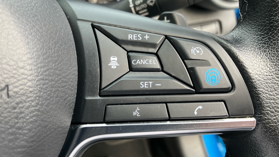 Nissan Juke 1.0 DiG-T 114 Tekna 5dr DCT Petrol Hatchback - Image 31