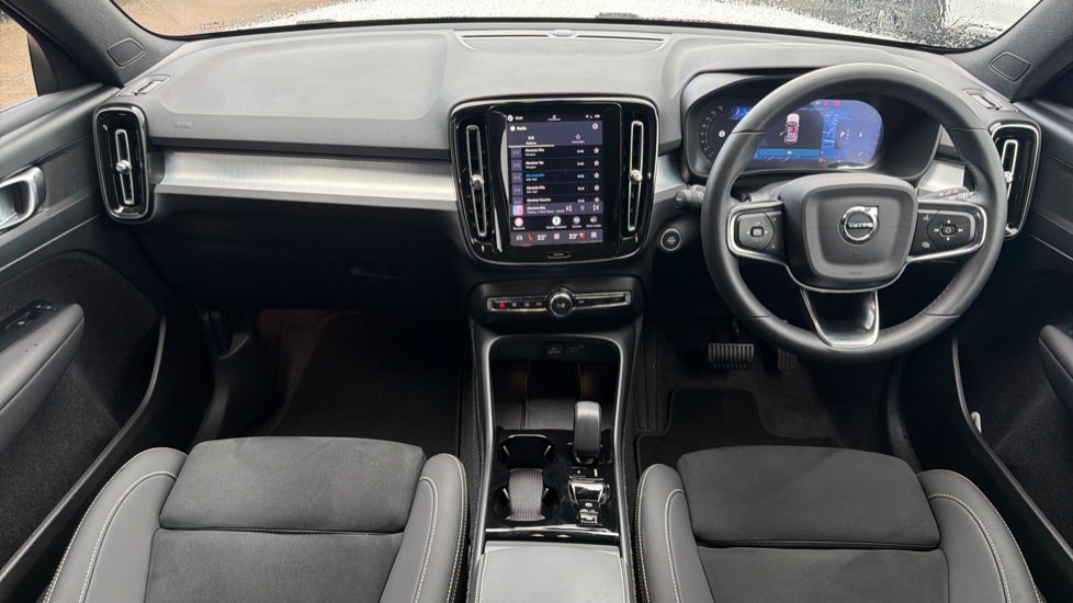 Volvo XC40 2.0 B3P Plus Dark 5dr Auto Petrol Estate - Image 10