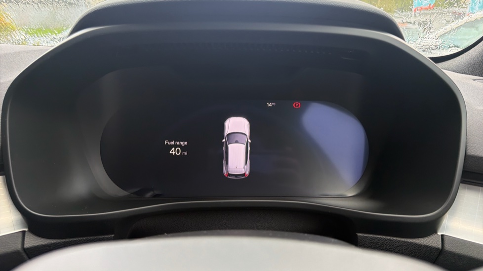 Volvo XC40 2.0 B3P Plus Dark 5dr Auto Petrol Estate - Image 18