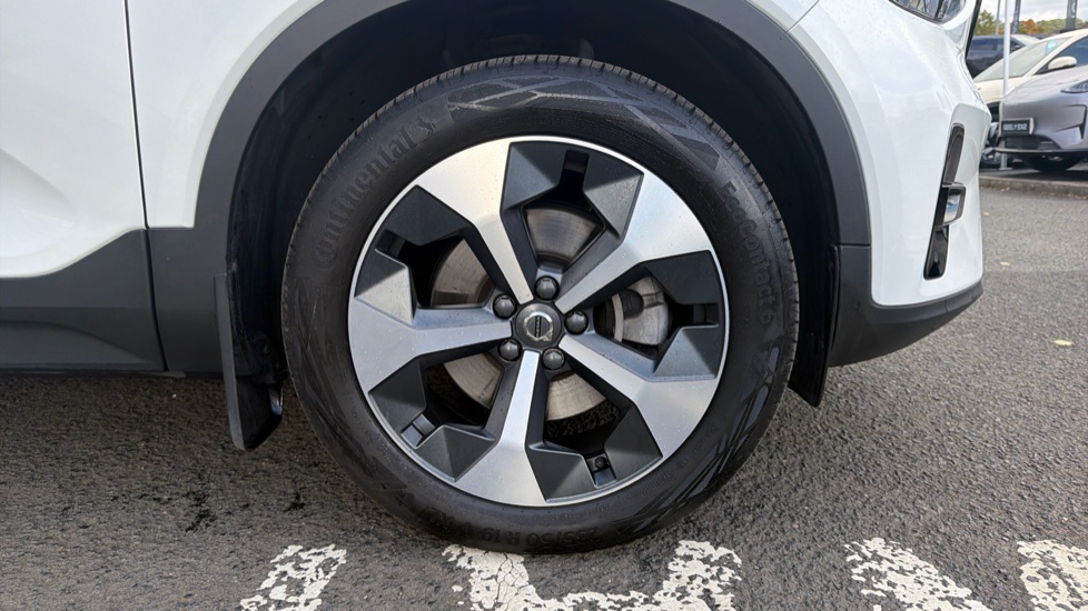 Volvo XC40 2.0 B3P Plus Dark 5dr Auto Petrol Estate - Image 22