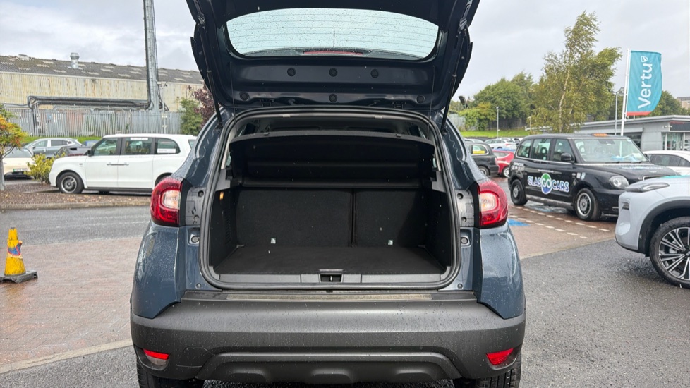 Renault Captur 0.9 TCE 90 Dynamique Nav 5dr Petrol Hatchback - Image 4