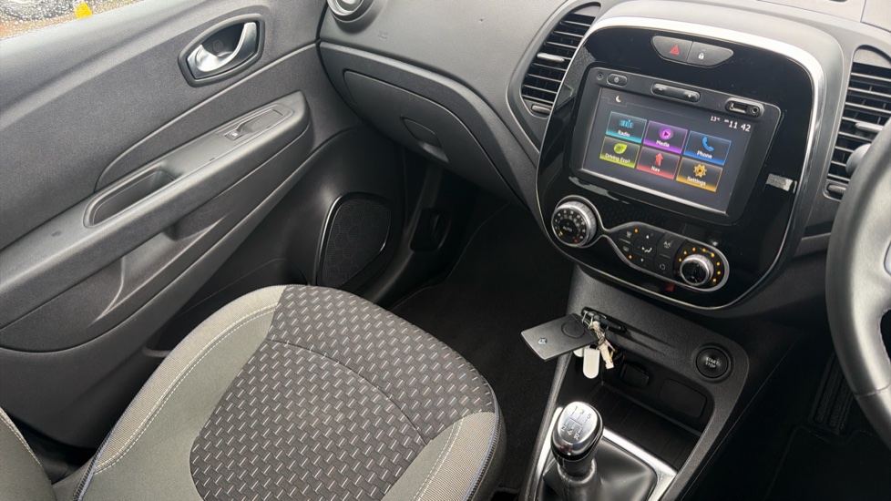 Renault Captur 0.9 TCE 90 Dynamique Nav 5dr Petrol Hatchback - Image 14
