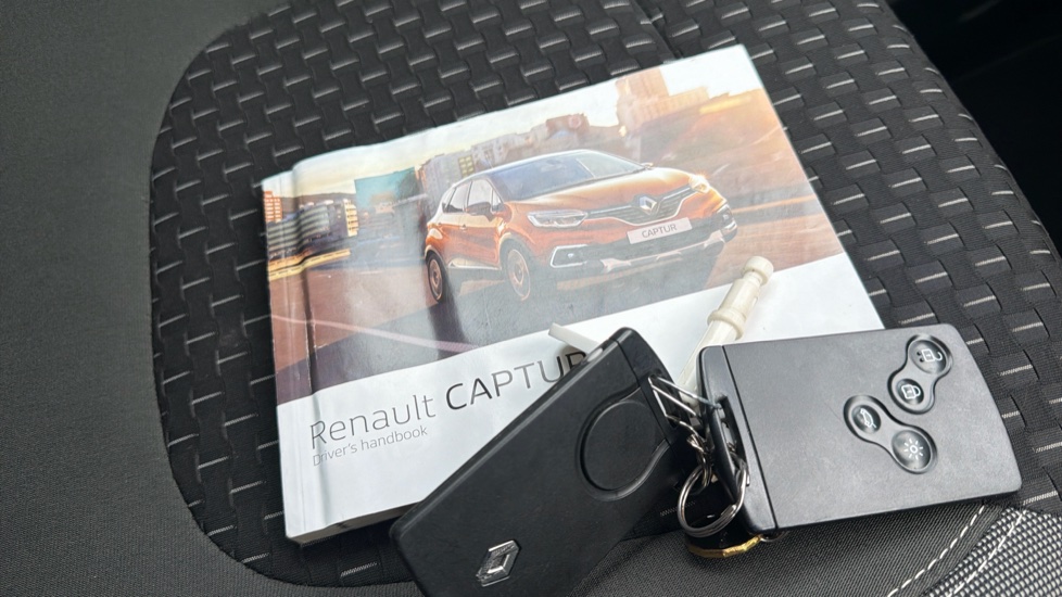 Renault Captur 0.9 TCE 90 Dynamique Nav 5dr Petrol Hatchback - Image 19