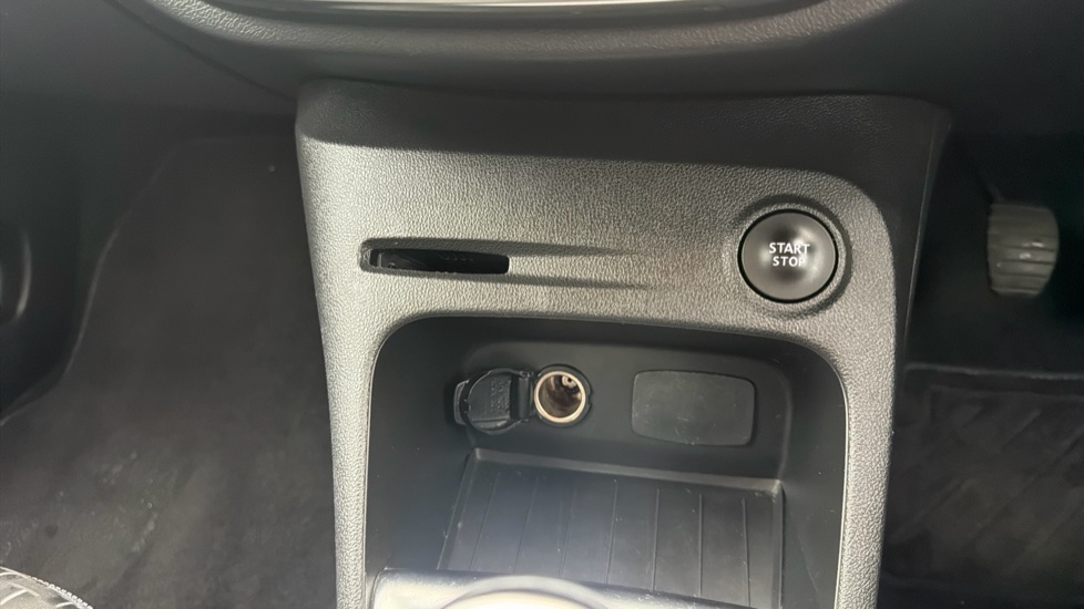 Renault Captur 0.9 TCE 90 Dynamique Nav 5dr Petrol Hatchback - Image 23