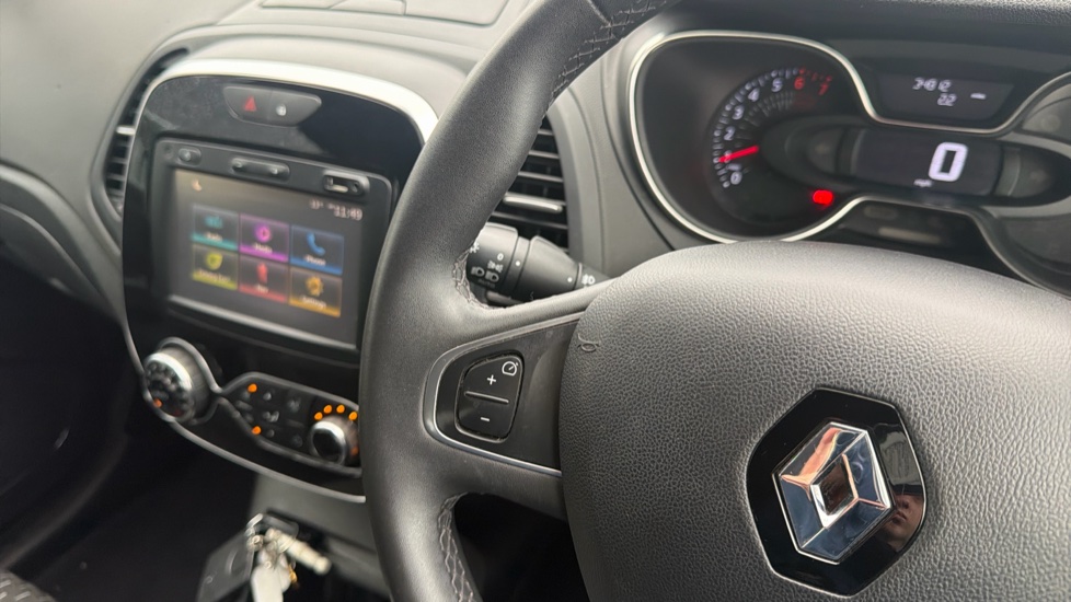 Renault Captur 0.9 TCE 90 Dynamique Nav 5dr Petrol Hatchback - Image 28