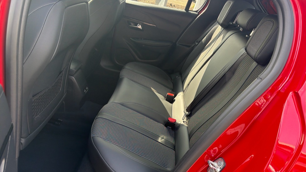 Peugeot 208 1.2 PureTech 100 GT 5dr Petrol Hatchback - Image 16