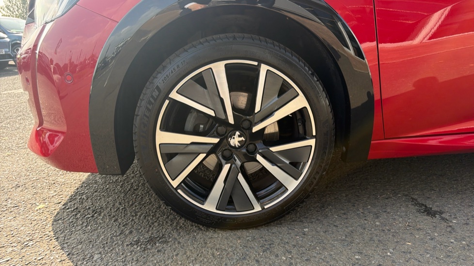 Peugeot 208 1.2 PureTech 100 GT 5dr Petrol Hatchback - Image 30