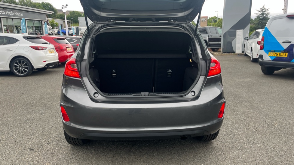 Ford Fiesta 1.1 Zetec 3dr Petrol Hatchback - Image 4