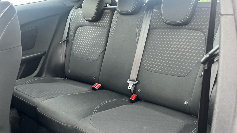 Ford Fiesta 1.1 Zetec 3dr Petrol Hatchback - Image 16