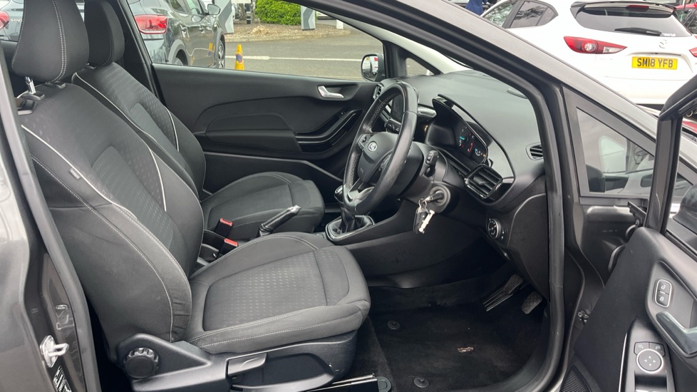Ford Fiesta 1.1 Zetec 3dr Petrol Hatchback - Image 25