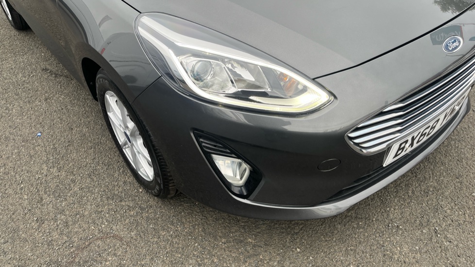 Ford Fiesta 1.1 Zetec 3dr Petrol Hatchback - Image 29