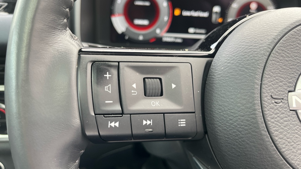 Nissan Qashqai 1.3 DiG-T MH Tekna 5dr Petrol Hatchback - Image 19