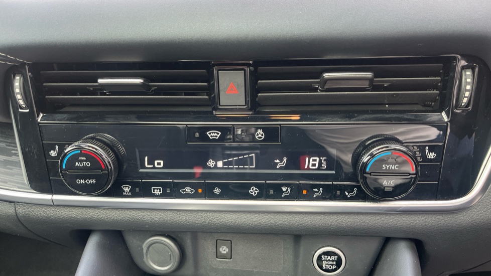 Nissan Qashqai 1.3 DiG-T MH Tekna 5dr Petrol Hatchback - Image 39