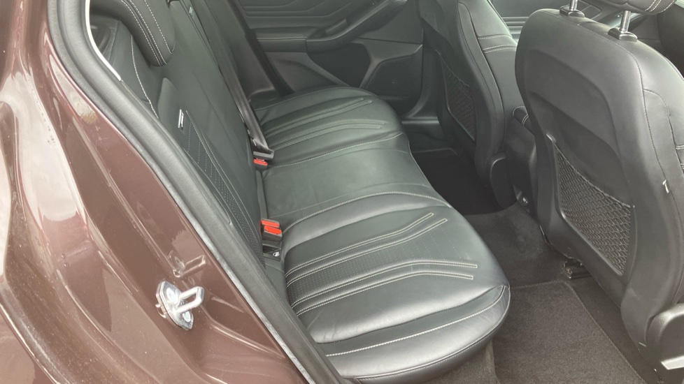 Ford Focus Vignale 1.5 EcoBlue 120 5dr Auto Diesel Estate - Image 16