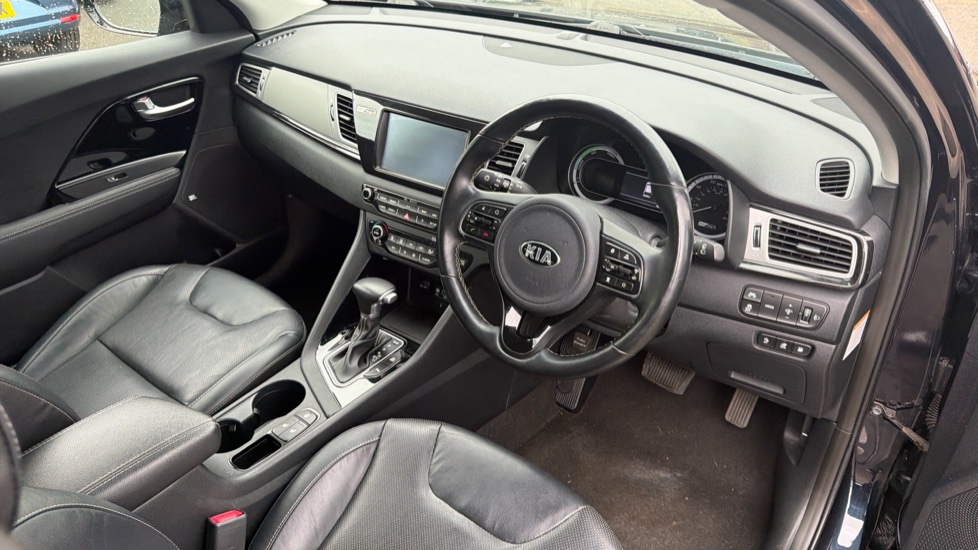 Kia Niro 1.6 GDi PHEV 3 5dr DCT Estate - Image 11