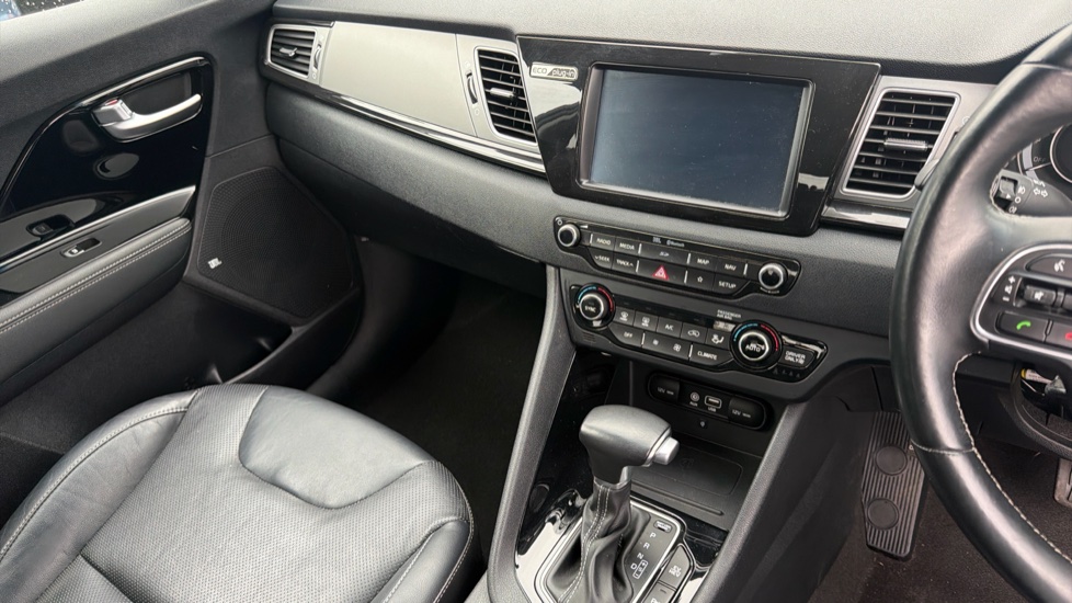 Kia Niro 1.6 GDi PHEV 3 5dr DCT Estate - Image 14