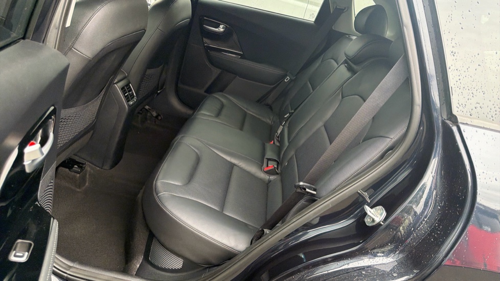 Kia Niro 1.6 GDi PHEV 3 5dr DCT Estate - Image 16