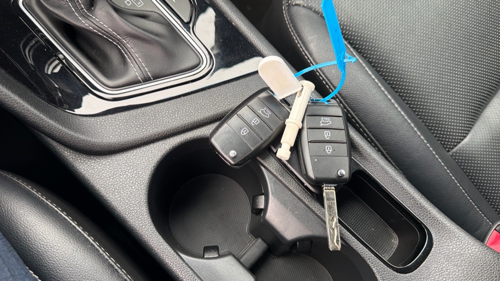Kia Niro 1.6 GDi PHEV 3 5dr DCT Estate - Image 20