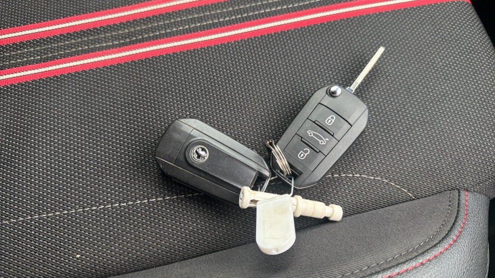 Vauxhall Corsa 1.2 Turbo SRi 5dr Petrol Hatchback - Image 19