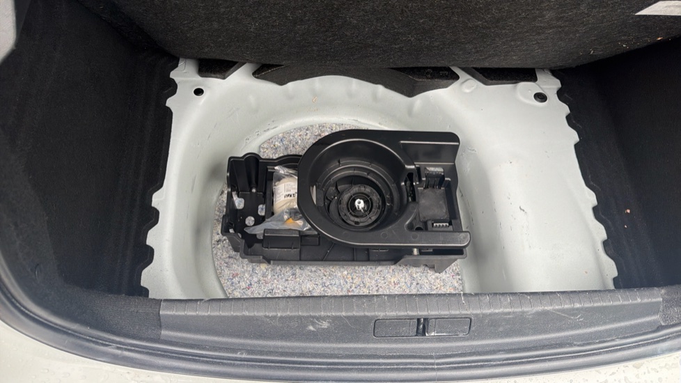 Vauxhall Corsa 1.2 Turbo SRi 5dr Petrol Hatchback - Image 25