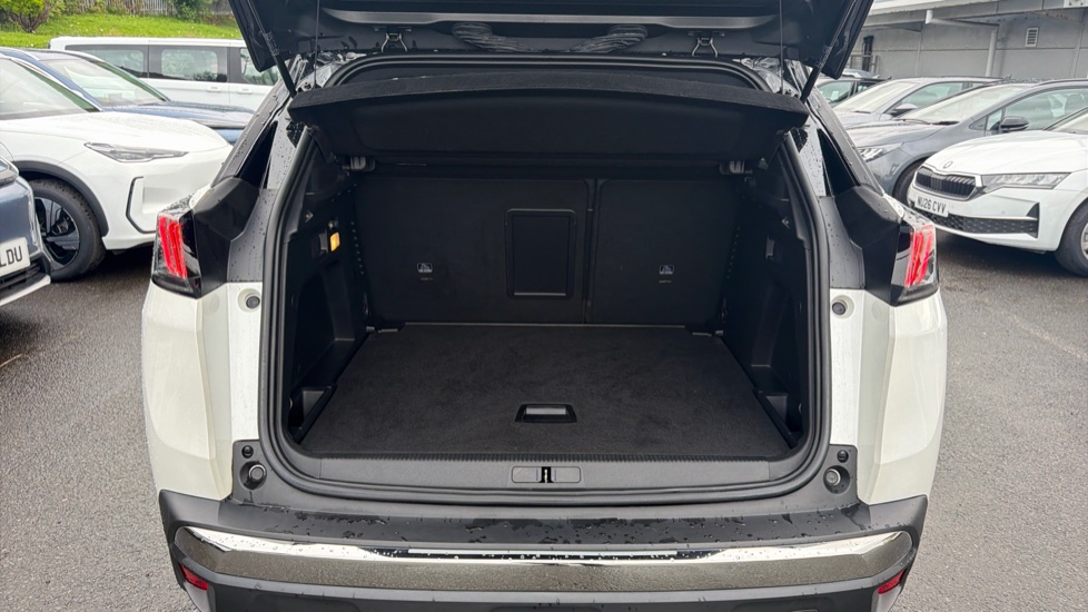 Peugeot 3008 1.5 BlueHDi GT 5dr EAT8 Diesel Estate - Image 4