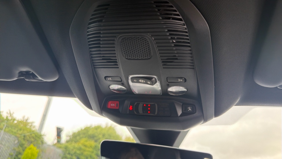 Peugeot 3008 1.5 BlueHDi GT 5dr EAT8 Diesel Estate - Image 33