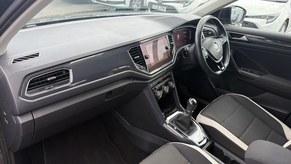 Volkswagen T-Roc 1.6 TDI SEL 5dr Diesel Hatchback - Image 9